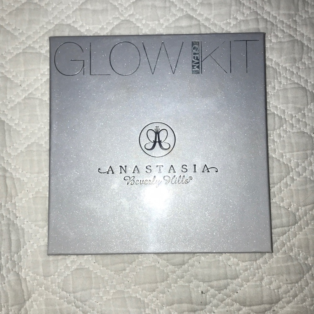 anastasia glow kit in gleam